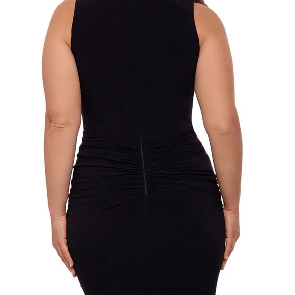 NWT BETSY ADAM Plus Size V-Neck Gown IN COLOR  BLACK - Picture 4 of 11